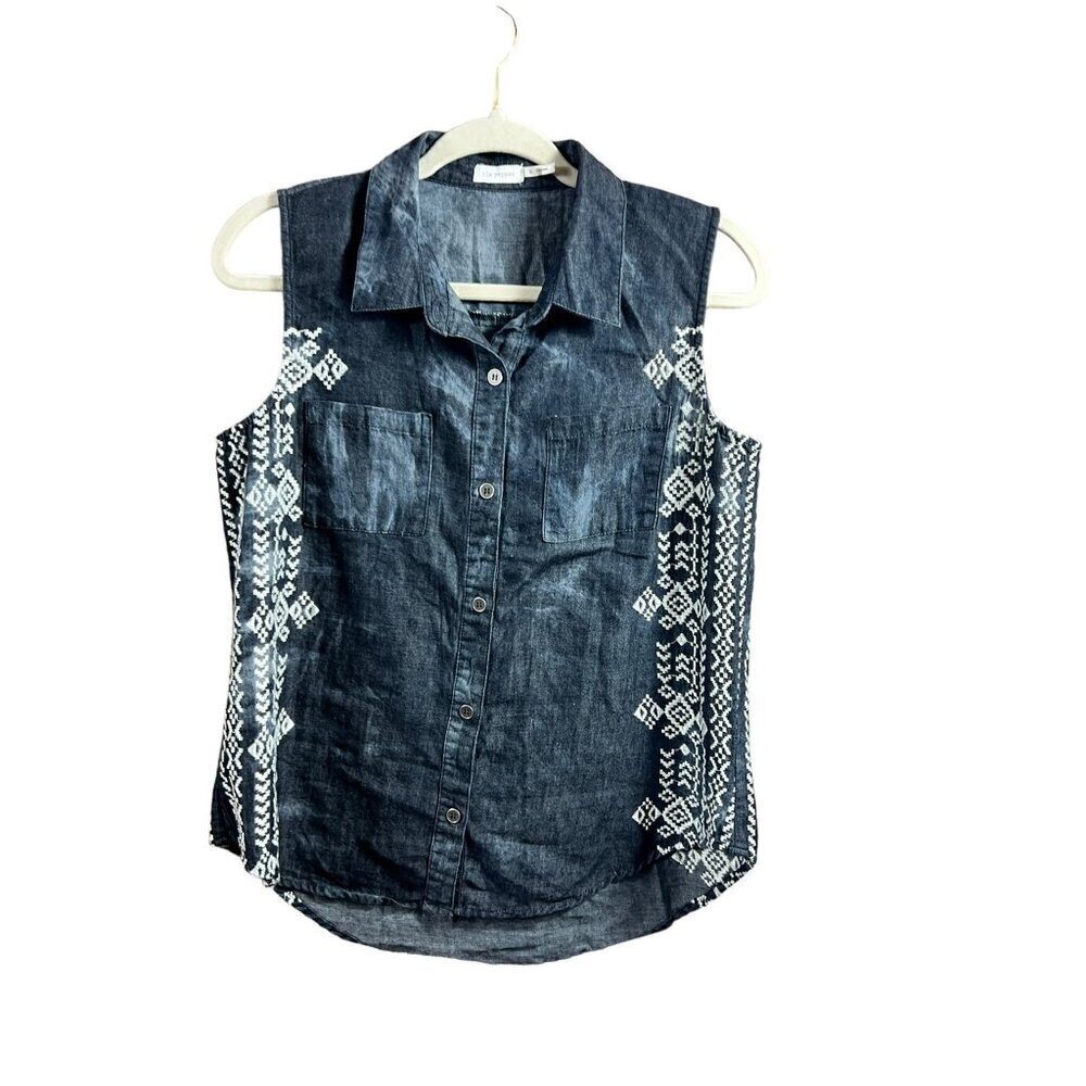 Blu Pepper Women's Sleeveless Buttoned Down Top